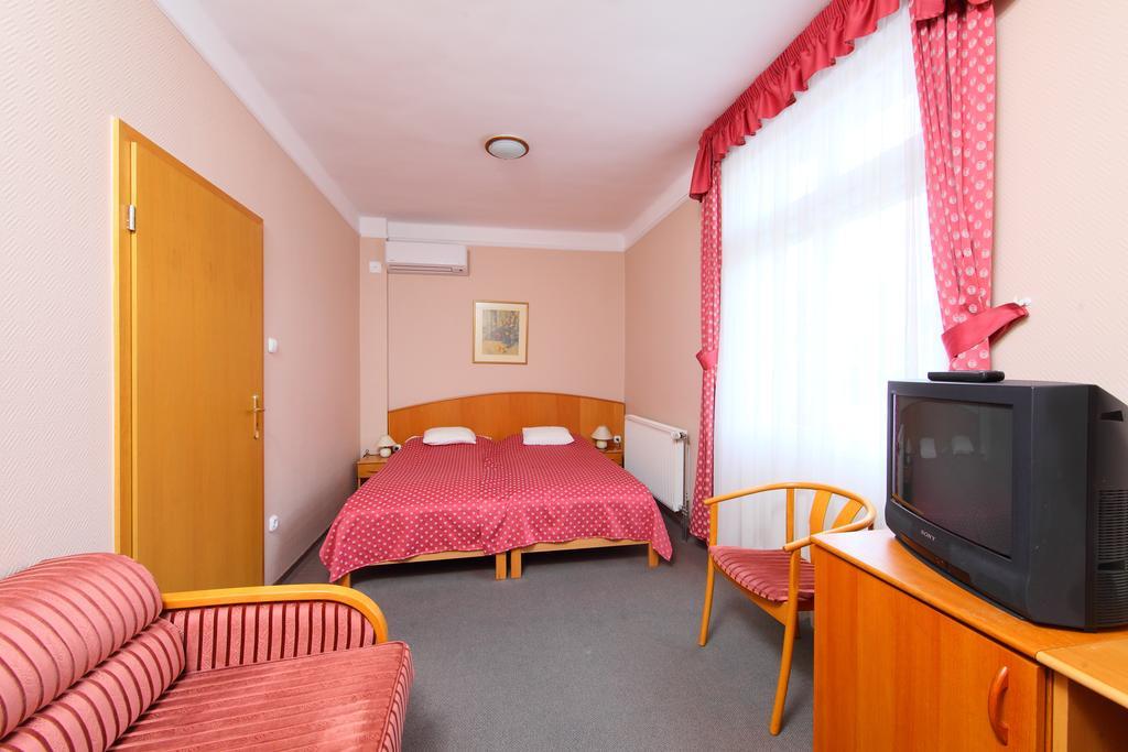 Hotel Blaha Lujza بالاتونفوريد الغرفة الصورة